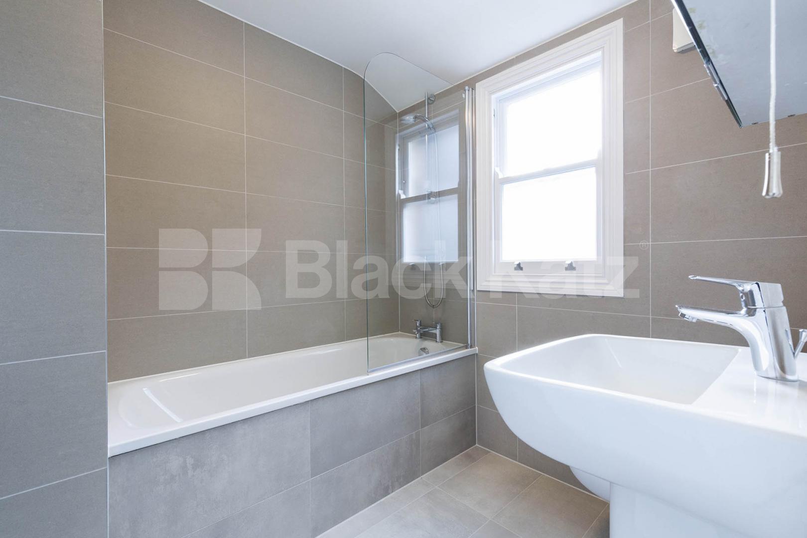 Five bedroom house split over three floors with lovely south facing garden Harberton Road, Archway / Highgate